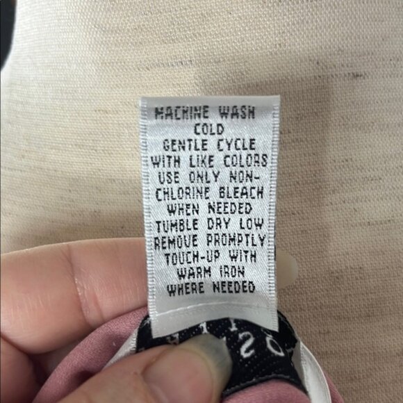 Allison Taylor Mauve Ruffled Crinkle Blouse with Eyelet and Lace Detail - Large - Picture 15 of 15